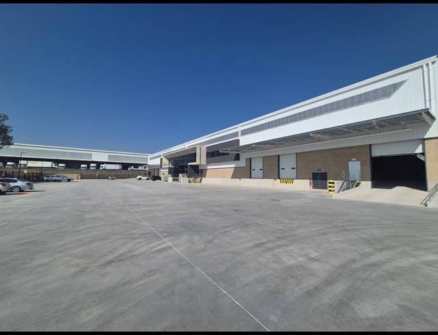 3,150M² WAREHOUSE TO LET IN LINBRO PARK